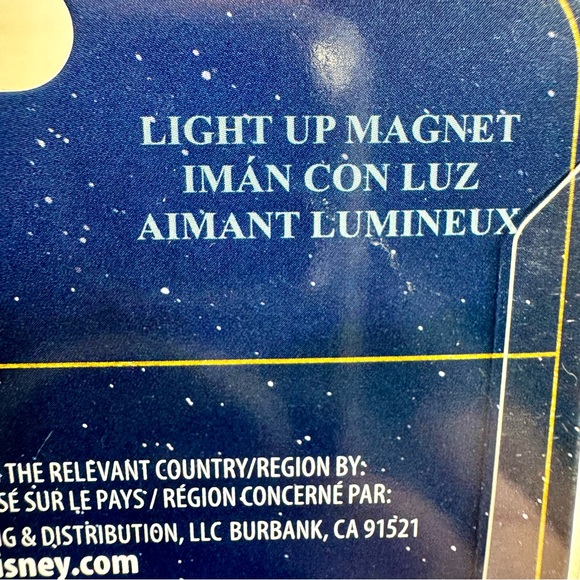 NWT. Disney Parks Wish Movie Star Light-Up Magnet - Picture 4 of 8